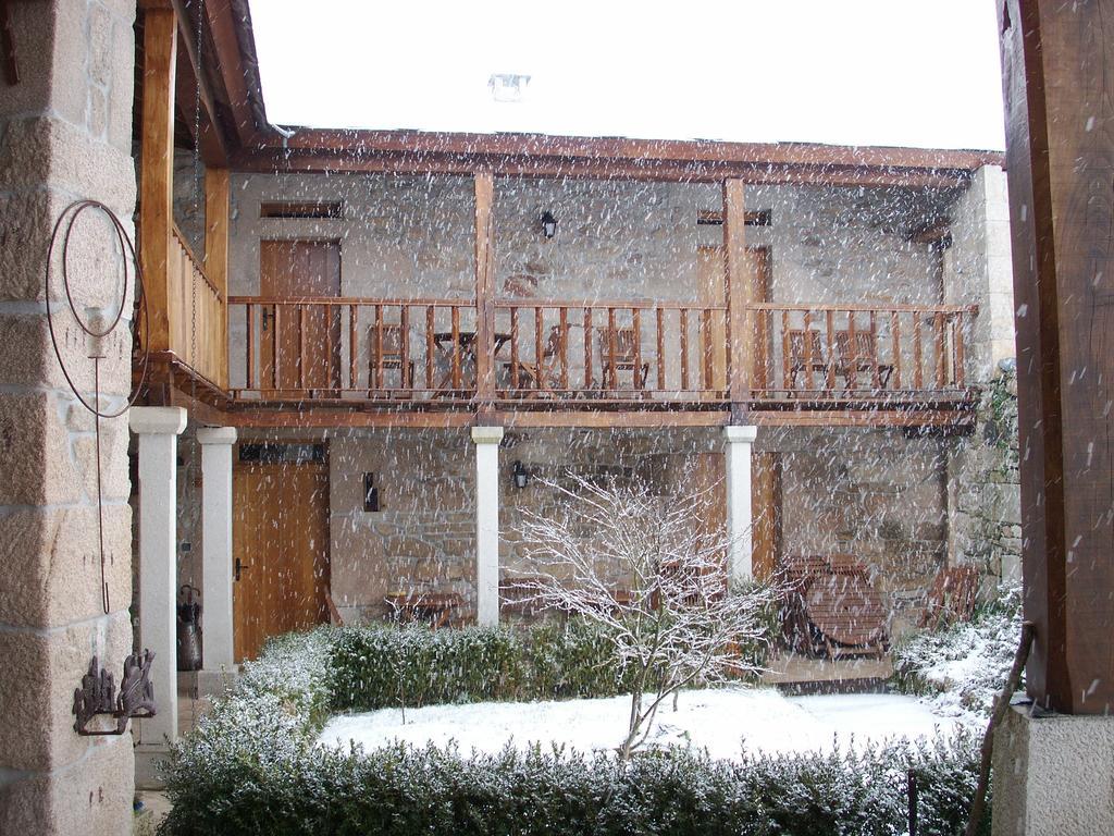 Rectoral De Goian Pensionat Sarria Exteriör bild