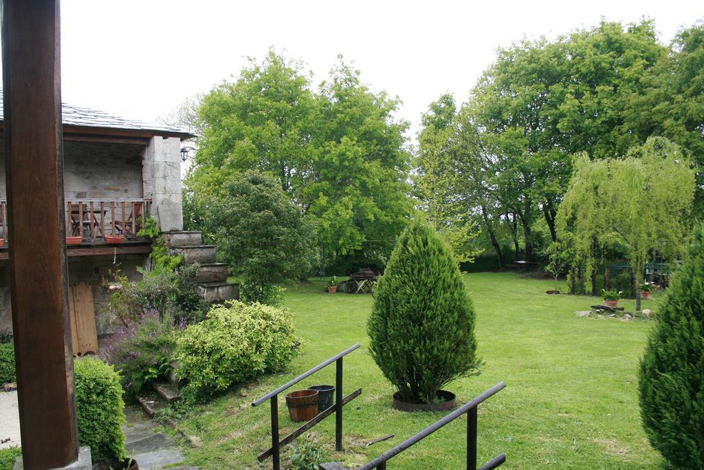 Rectoral De Goian Pensionat Sarria Exteriör bild